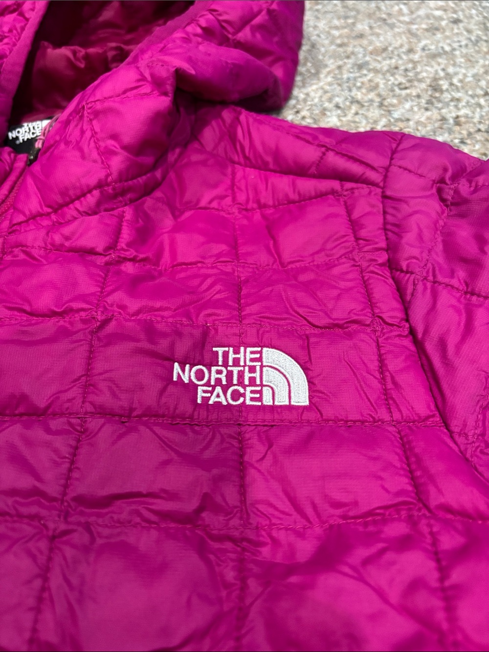 The North Face women’s thermo-ball hooded zip front jacket size M - Picture 2 of 11